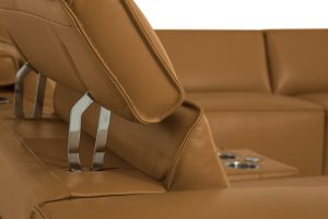 Colton-44007-C4-6P-1AYA00-Rein-TG-Caramel-TG-Detail-Adjustable-Headrest